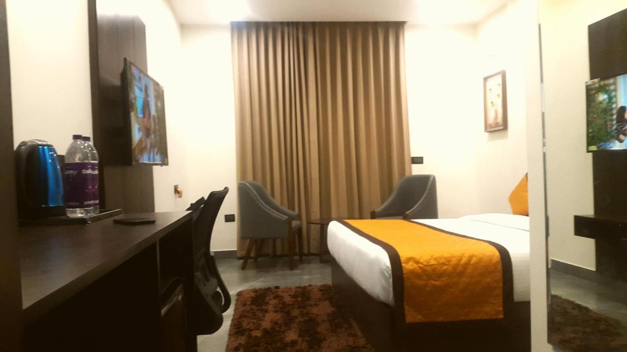 Hotel Aksh Inn Τζαϊπούρ Εξωτερικό φωτογραφία